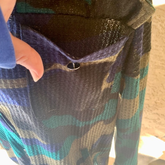 Ladies French Laundry button down long sleeve shirt NWT small - Picture 3 of 7